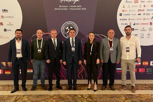 Kromder Yönetim Kurulu Başkanı Sn. Bülent Aksu ve derneğimizin kıymetli üyeleri Antalya’da düzenlenen 28. Uluslararası Madencilik Kongresi ve Sergisi’ne katılım sağlamıştır.